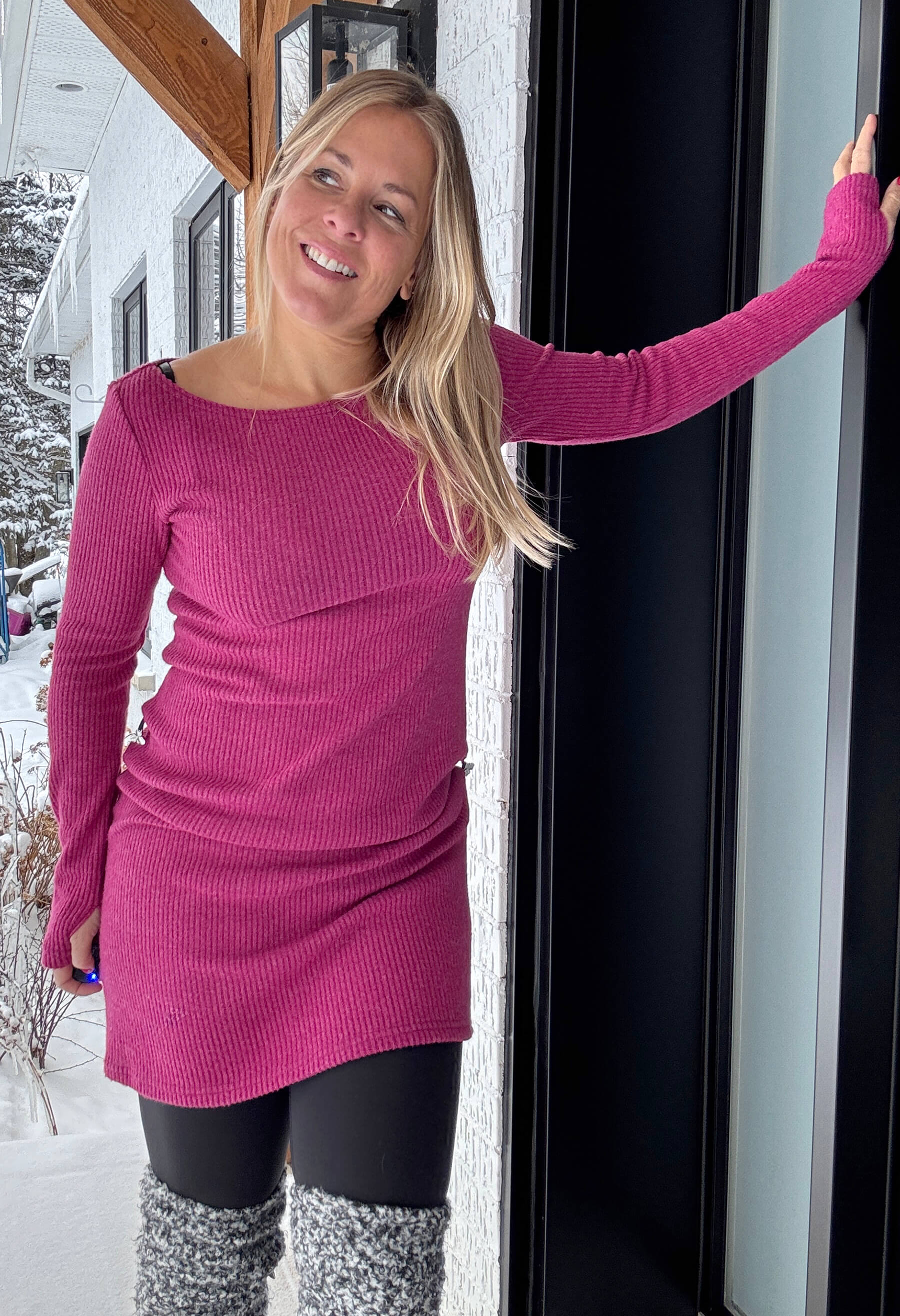 Anne - Straight dress with long sleeves and a boat neckline