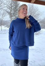 Anne - Straight dress with long sleeves and a boat neckline