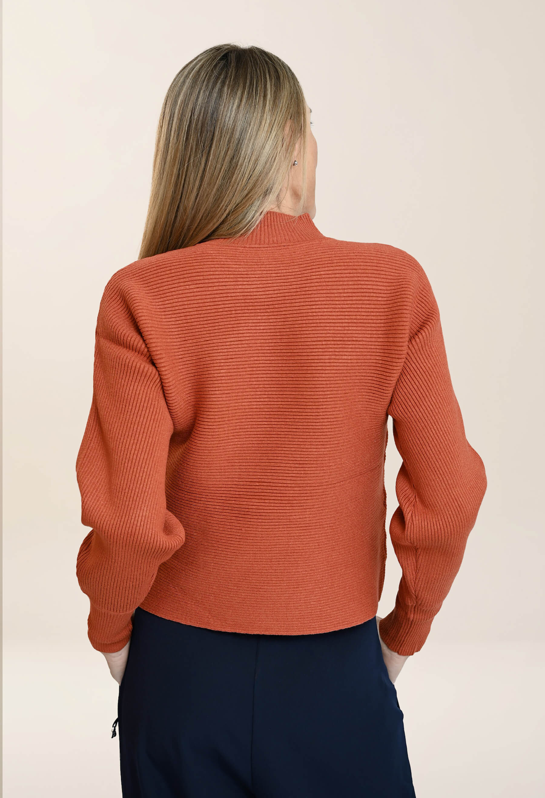 Léna - Chandail côtelé à col montant
