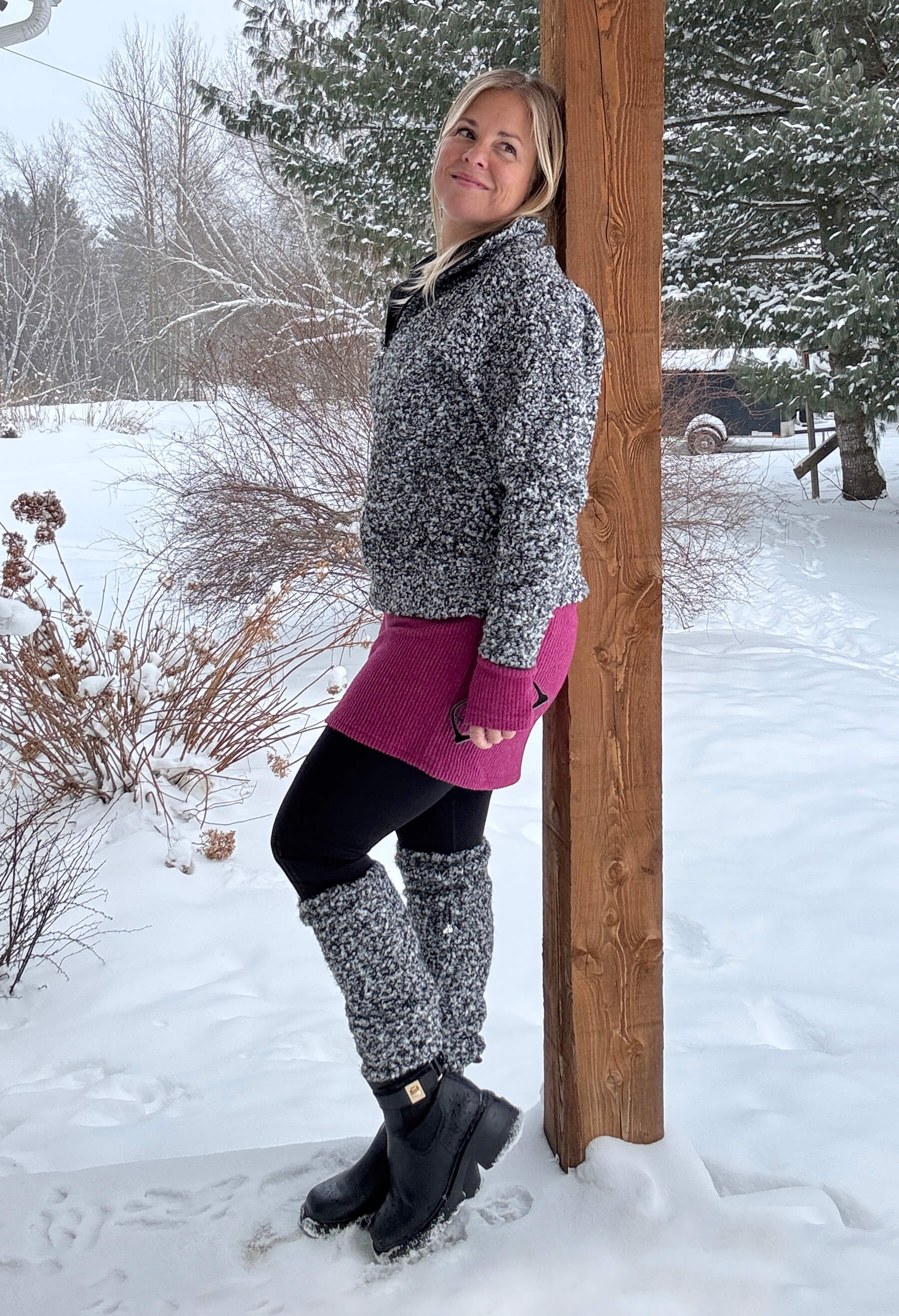 Charlotte - Curled leg warmers