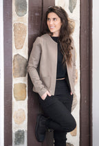Julia - Short, structured jacket in Ponte de Roma fabric with side pockets 