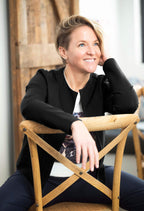 Julia - Short, structured jacket in Ponte de Roma fabric with side pockets 