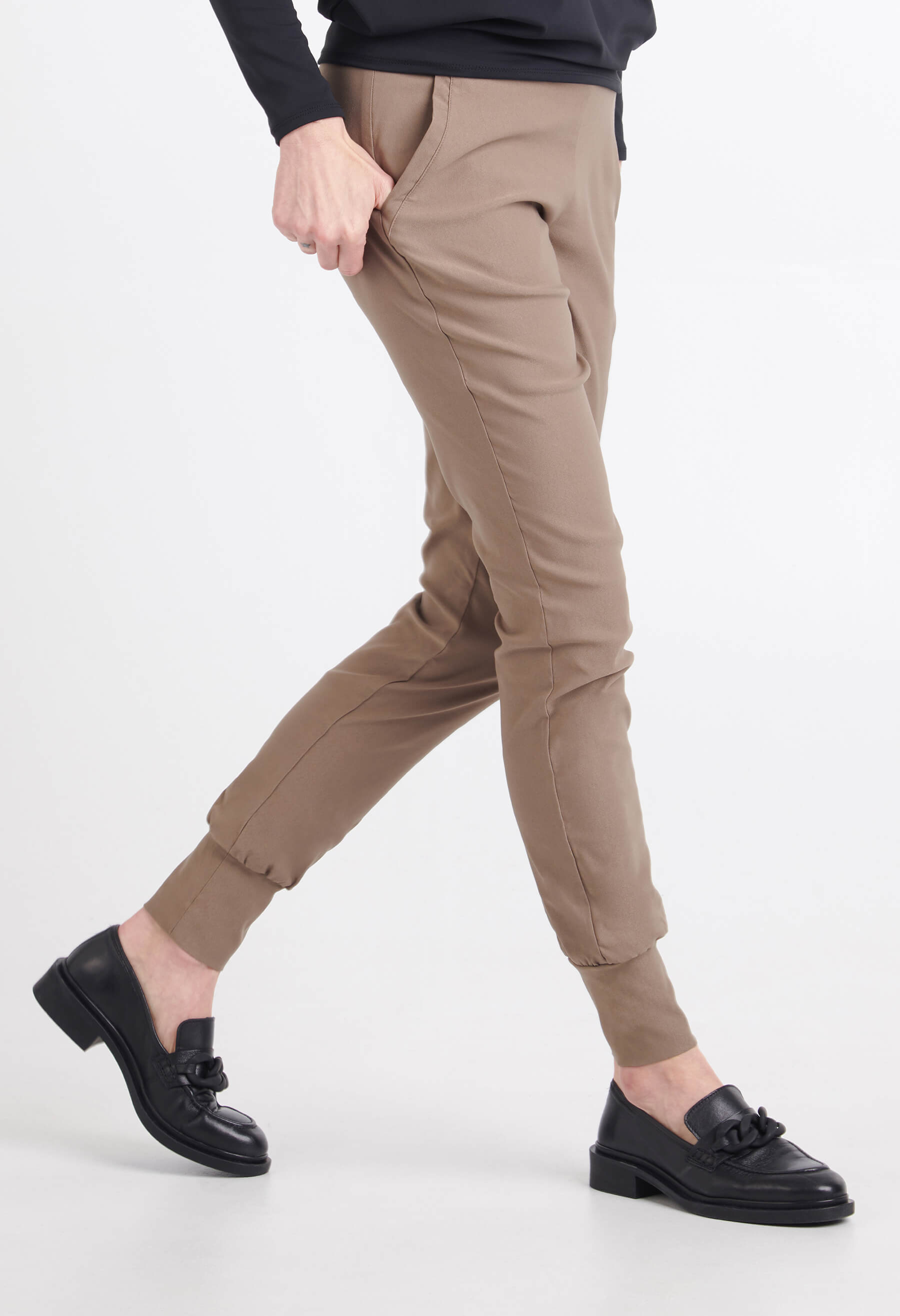 Sasha - Semi-fitted trousers